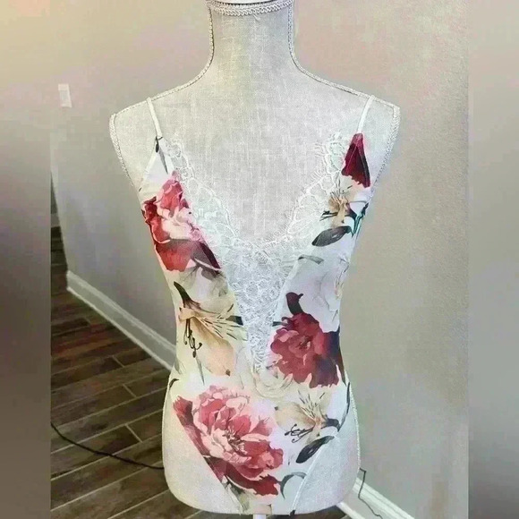 Windsor - Floral Bodysuit Xsmall - Picture 12 of 16